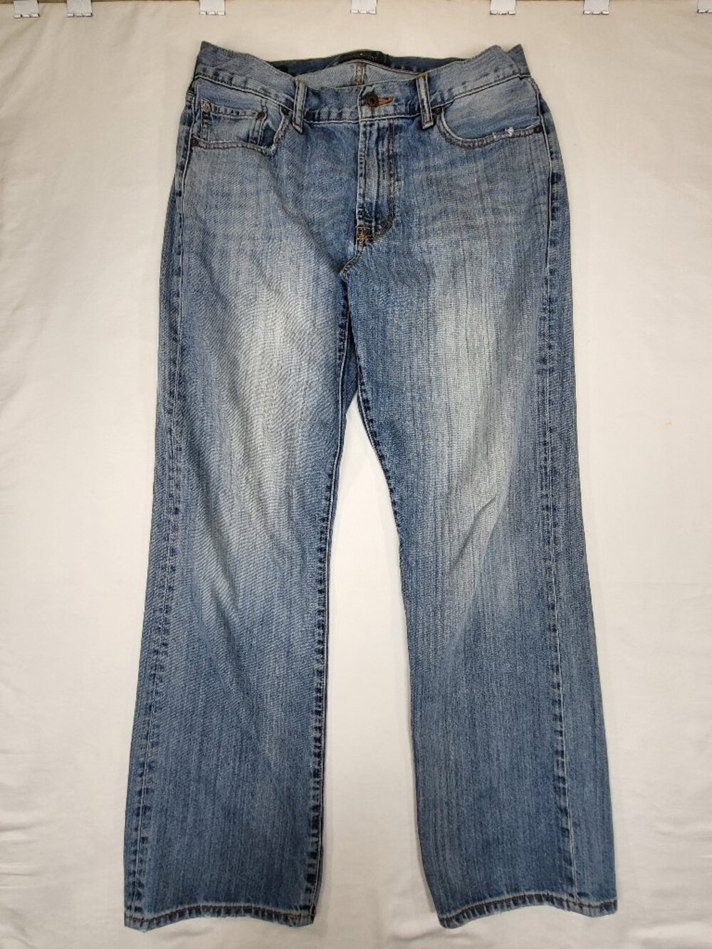 Lucky Brand Men's 181 Relaxed Straight Jeans Blue Size 33 x 32 Distressed